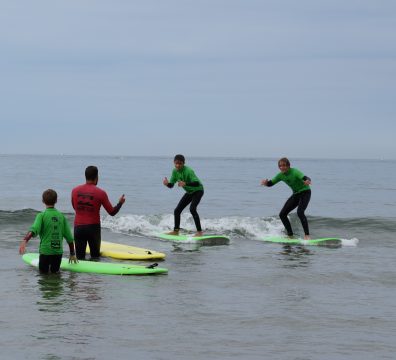 vague adolescent moniteur surf cours collectif les sables d'olonne